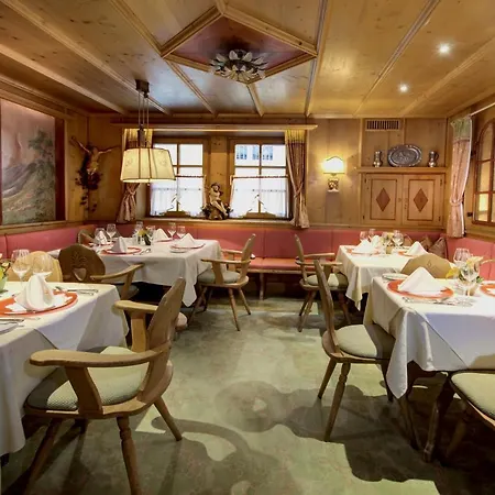 מלון Boutique-hotel Bauer 4*