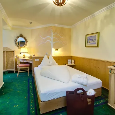 מלון Boutique-hotel Bauer 4*