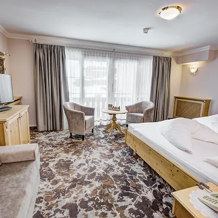 Boutique-Hotel Bauer - Inklusive Winter Mobility Ticket Und Inklusive Sommer Joker Card Und Sommer Mobility Ticket 4* זאלבך הינטרגלם
