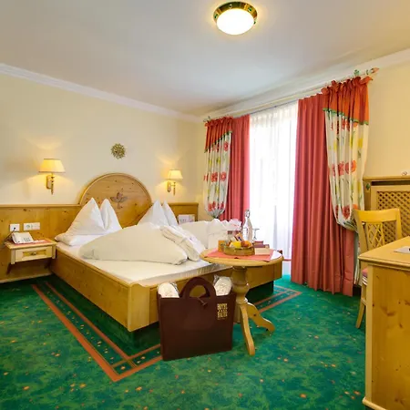 Boutique-Hotel Bauer - Inklusive Winter Mobility Ticket Und Inklusive Sommer Joker Card Und Sommer Mobility Ticket Saalbach-Hinterglemm